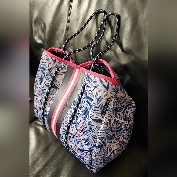 Simply Southern In Leaf Print Multicolored Pink and Blue Neoprene Tote EUC - Picture 3 of 16
